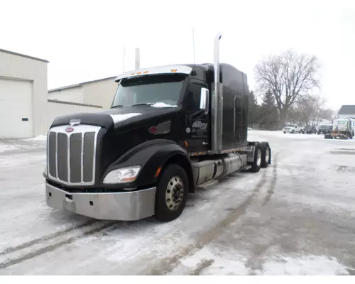 PETERBILT 579 DISMANTLED TRUCK