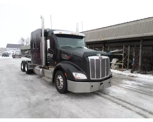 PETERBILT 579 DISMANTLED TRUCK