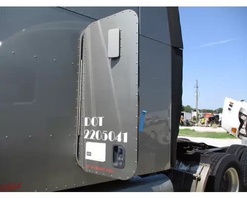 PETERBILT 579 DOOR, COMPARTMENT