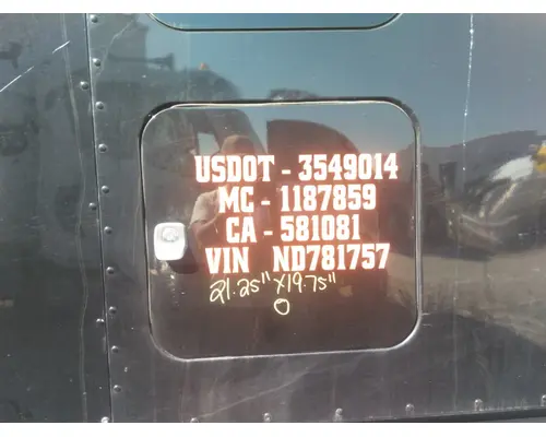 PETERBILT 579 DOOR, COMPARTMENT
