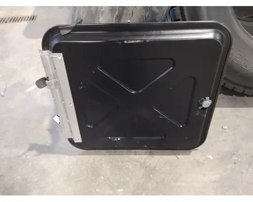 PETERBILT 579 DOOR, COMPARTMENT