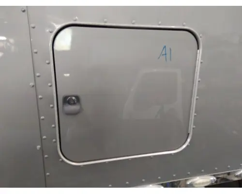 PETERBILT 579 DOOR, COMPARTMENT
