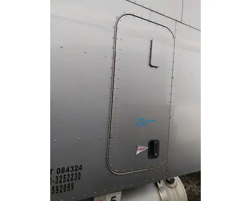 PETERBILT 579 DOOR, COMPARTMENT