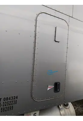 PETERBILT 579 DOOR, COMPARTMENT