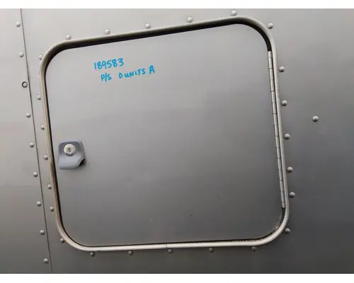 PETERBILT 579 DOOR, COMPARTMENT