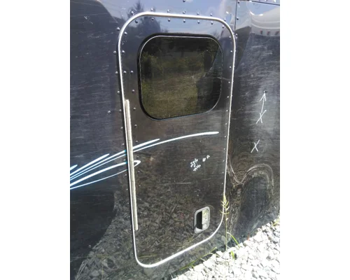 PETERBILT 579 DOOR, COMPARTMENT