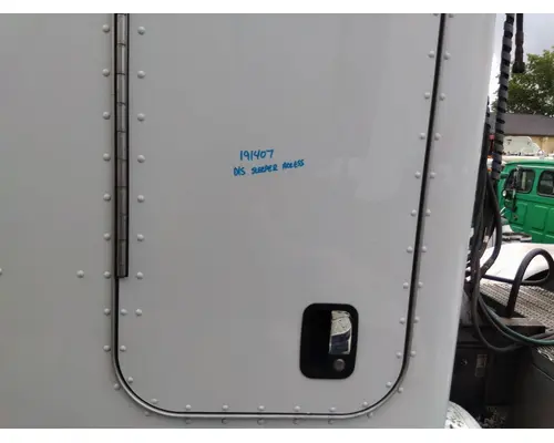 PETERBILT 579 DOOR, COMPARTMENT