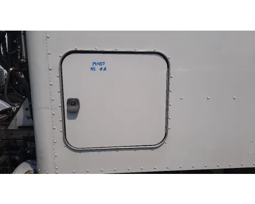 PETERBILT 579 DOOR, COMPARTMENT