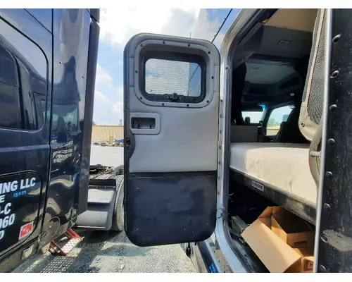 PETERBILT 579 DOOR, COMPARTMENT