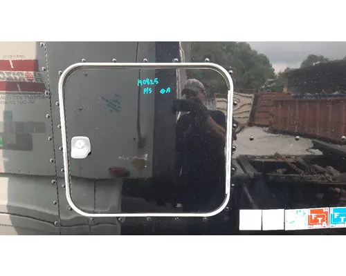 PETERBILT 579 DOOR, COMPARTMENT