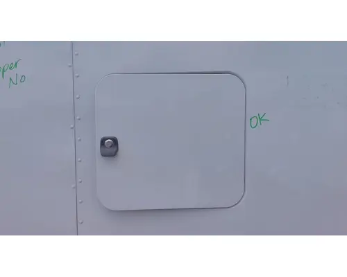 PETERBILT 579 DOOR, COMPARTMENT