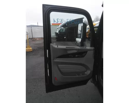 PETERBILT 579 DOOR ASSEMBLY, FRONT