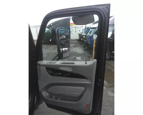 PETERBILT 579 DOOR ASSEMBLY, FRONT