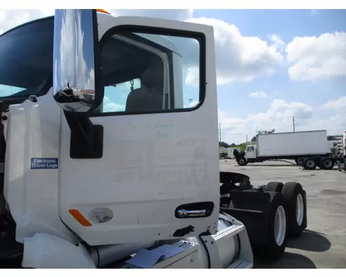 PETERBILT 579 DOOR ASSEMBLY, FRONT