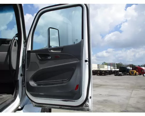 PETERBILT 579 DOOR ASSEMBLY, FRONT