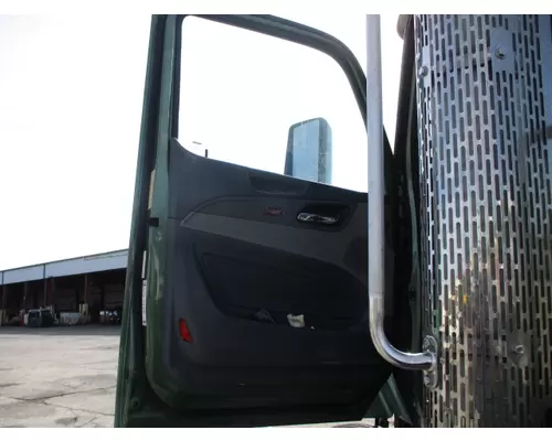 PETERBILT 579 DOOR ASSEMBLY, FRONT