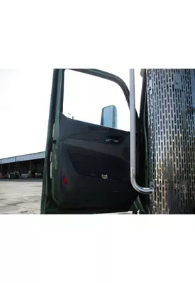 PETERBILT 579 DOOR ASSEMBLY, FRONT