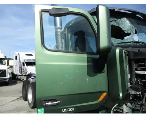 PETERBILT 579 DOOR ASSEMBLY, FRONT