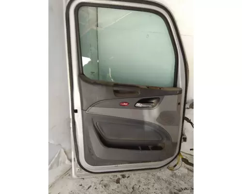 PETERBILT 579 DOOR ASSEMBLY, FRONT