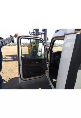 PETERBILT 579 DOOR ASSEMBLY, FRONT