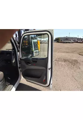 PETERBILT 579 DOOR ASSEMBLY, FRONT