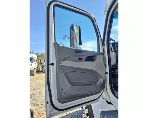 PETERBILT 579 DOOR ASSEMBLY, FRONT