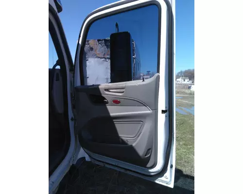 PETERBILT 579 DOOR ASSEMBLY, FRONT