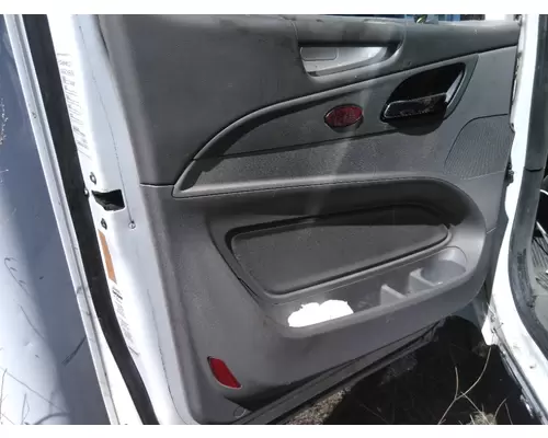 PETERBILT 579 DOOR ASSEMBLY, FRONT