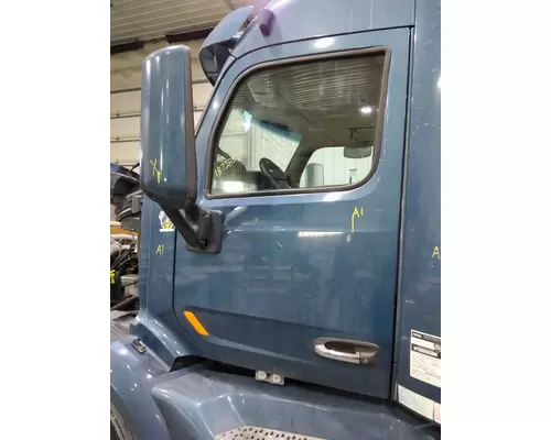 PETERBILT 579 DOOR ASSEMBLY, FRONT