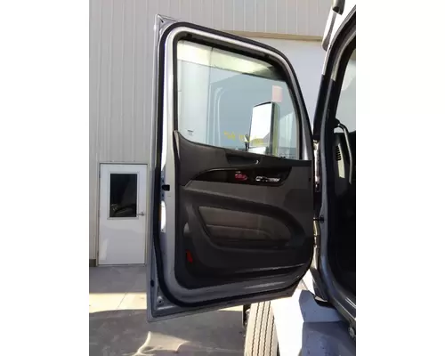 PETERBILT 579 DOOR ASSEMBLY, FRONT