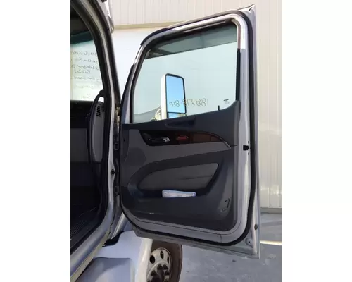 PETERBILT 579 DOOR ASSEMBLY, FRONT
