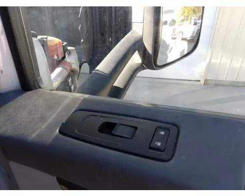 PETERBILT 579 DOOR ASSEMBLY, FRONT
