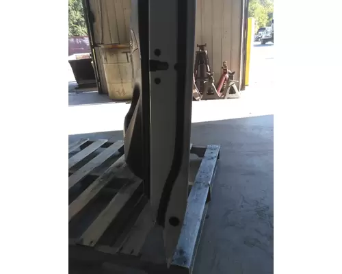 PETERBILT 579 DOOR ASSEMBLY, FRONT