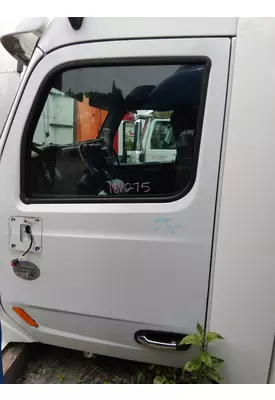 PETERBILT 579 DOOR ASSEMBLY, FRONT