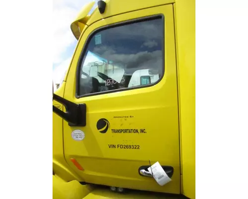 PETERBILT 579 DOOR ASSEMBLY, FRONT