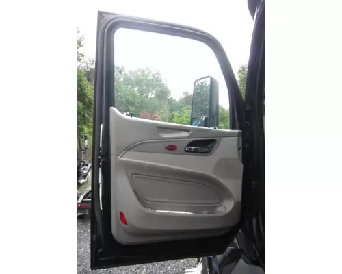 PETERBILT 579 DOOR ASSEMBLY, FRONT