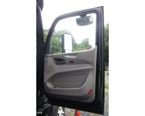 PETERBILT 579 DOOR ASSEMBLY, FRONT