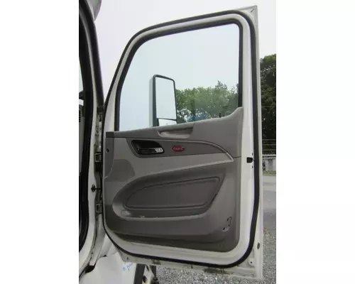PETERBILT 579 DOOR ASSEMBLY, FRONT