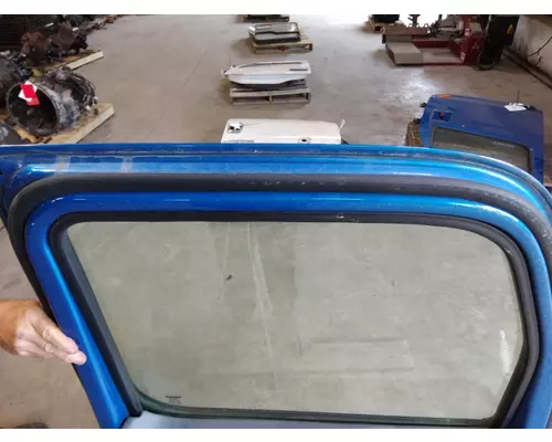 PETERBILT 579 DOOR ASSEMBLY, FRONT