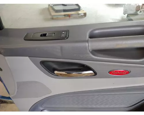 PETERBILT 579 DOOR ASSEMBLY, FRONT