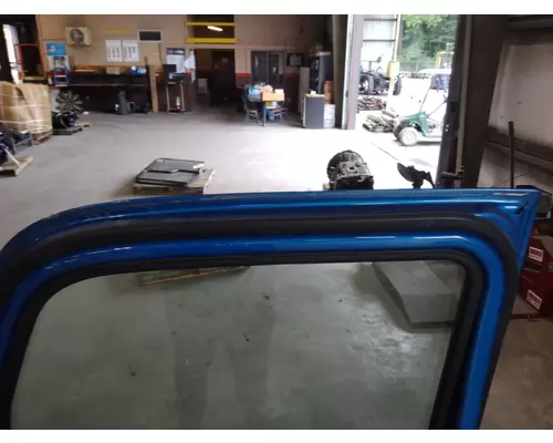 PETERBILT 579 DOOR ASSEMBLY, FRONT