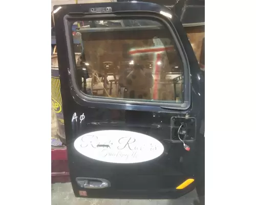 PETERBILT 579 DOOR ASSEMBLY, FRONT
