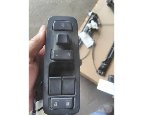 PETERBILT 579 DOOR ELECTRICAL SWITCH