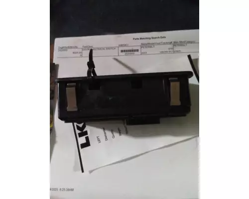 PETERBILT 579 DOOR ELECTRICAL SWITCH