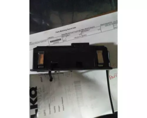 PETERBILT 579 DOOR ELECTRICAL SWITCH