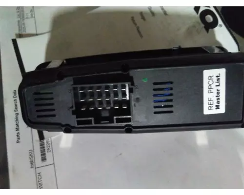 PETERBILT 579 DOOR ELECTRICAL SWITCH