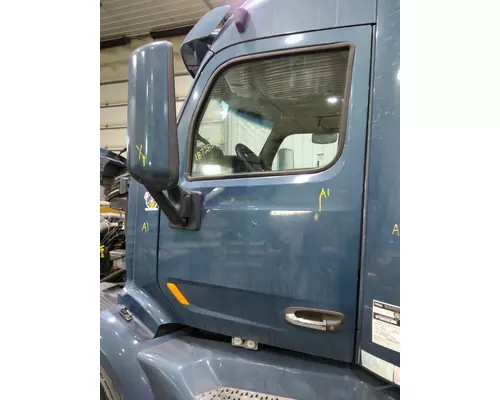 PETERBILT 579 DOOR HINGE