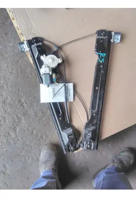 PETERBILT 579 DOOR WINDOW REGULATOR