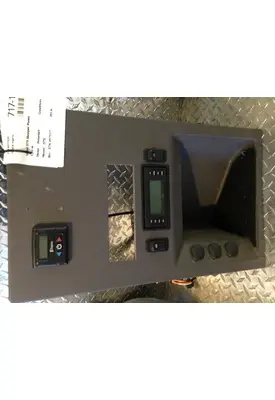 PETERBILT 579 Dash / Console Switch