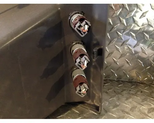 PETERBILT 579 Dash  Console Switch